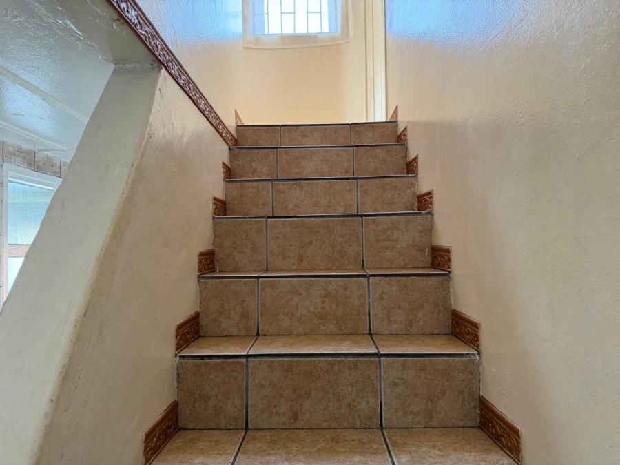 5 Bedroom Property for Sale in Belhar Western Cape